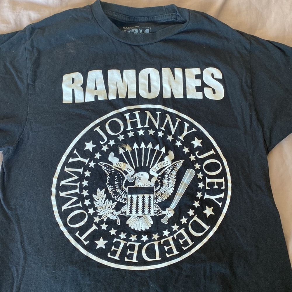 Ramone’s Shirt Size Small PRICE FIRM 💥 - Picture 2 of 8